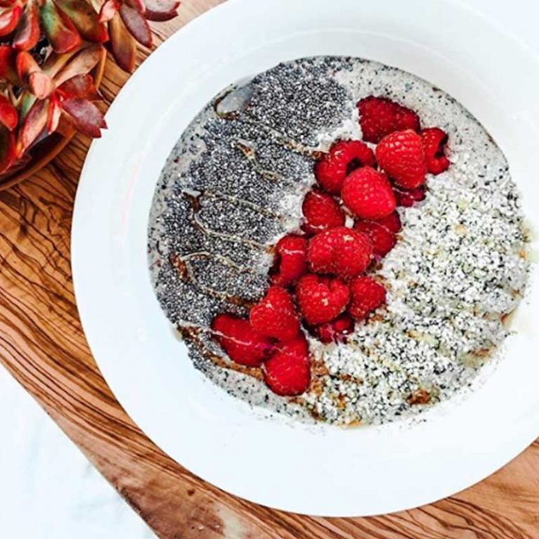 Berry Coconut Smoothie Bowl
