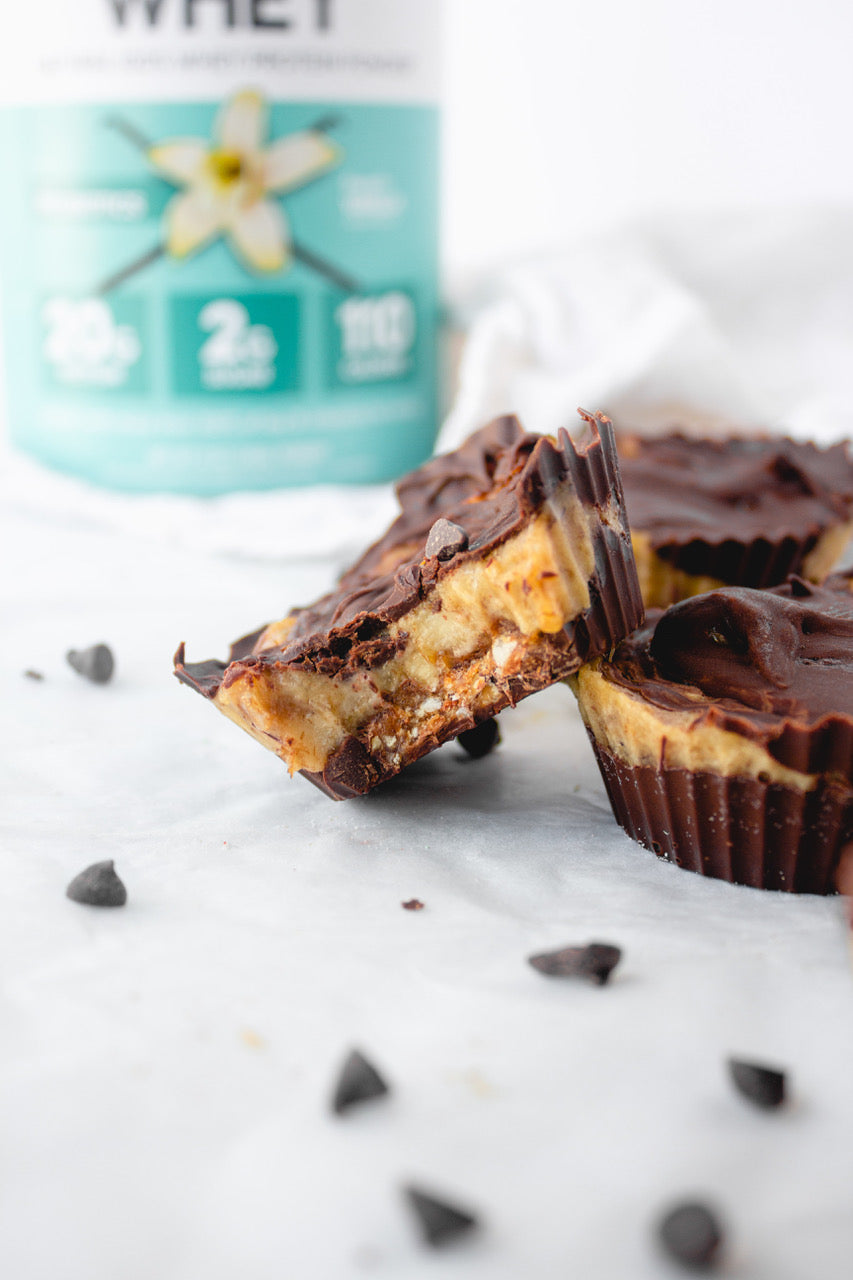 BANANA SNICKERS CHOCOLATE CUPS